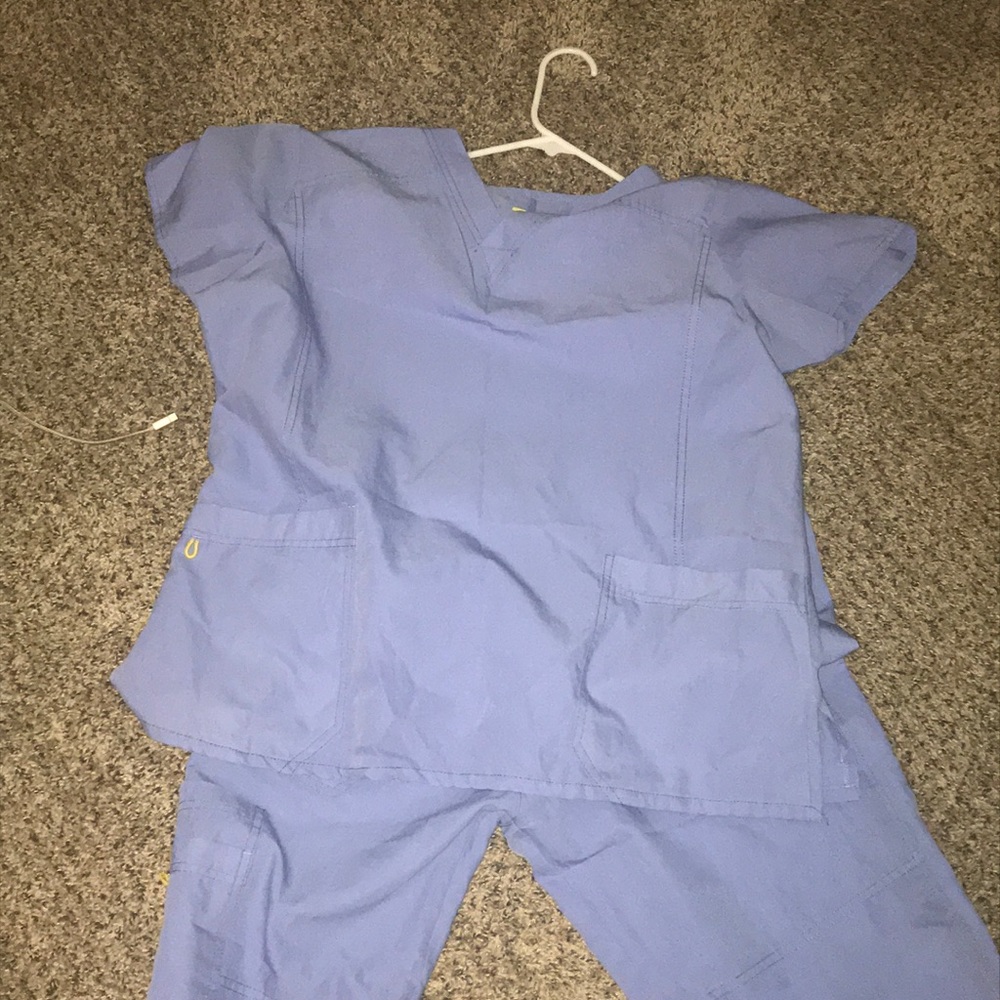 Wonderwink scrub top